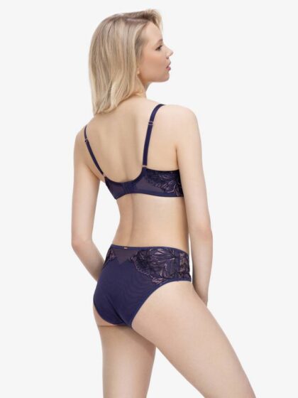 W26-0312-07-DCF-LY-04-Full-Body